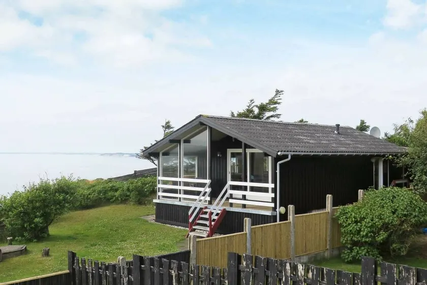 House with barbecue & terrace - Image 1