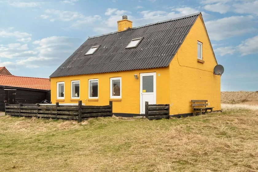 Holiday home with barbeque, sauna & garden - Image 1