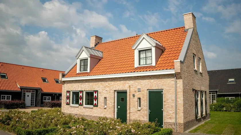 Children-friendly holiday home with garden - Image 1