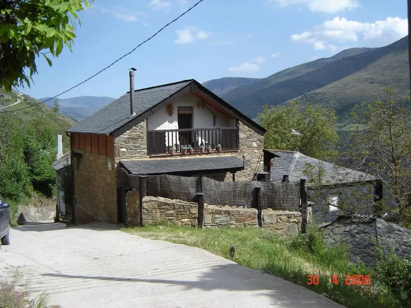 Casa con griglia e giardino | Vista sul giardino - Image 1