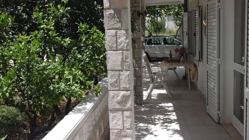 Flat with terrace & barbecue - Image 1