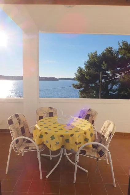 Flat with barbecue & terrace - Image 1