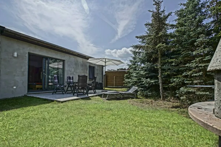 Large Holiday Home With Roof Terrace and Garden - Image 1