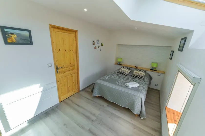 Room 'Chambre Brésil' with Shared Garden and Wi-Fi - Image 1