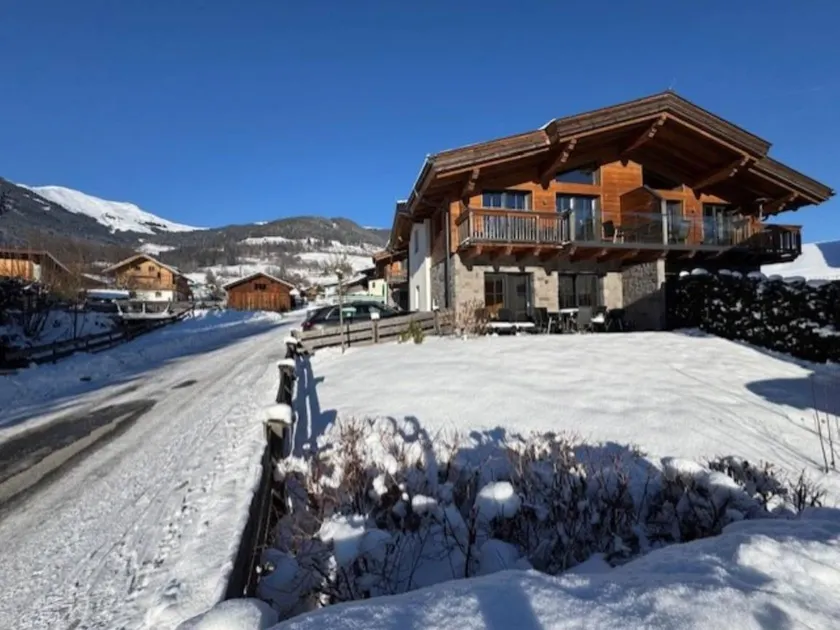 Fully equipped chalet with terrace & sauna - Image 1