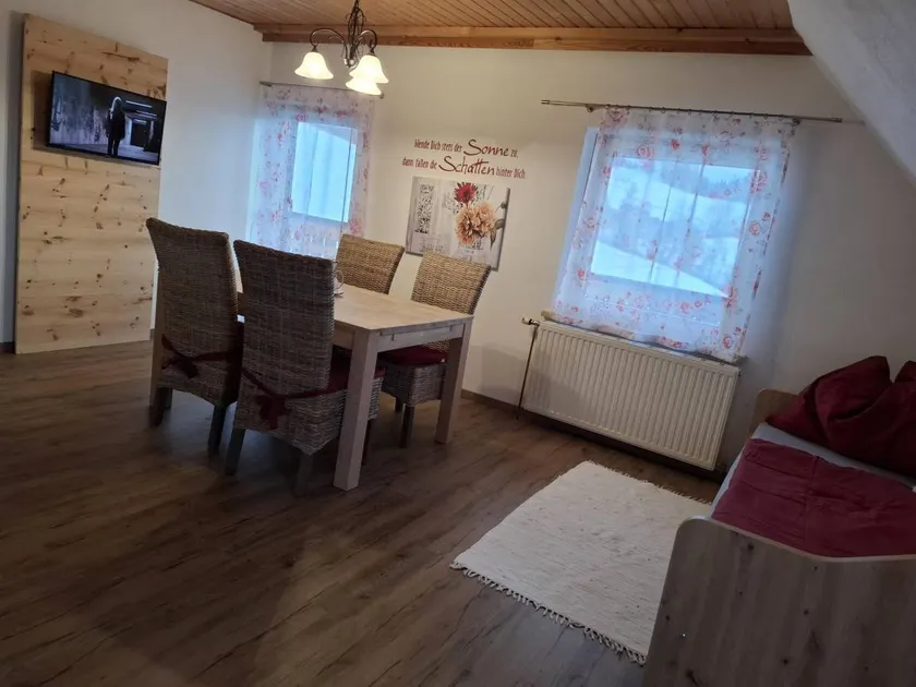 Holiday apartment with garden - Image 1