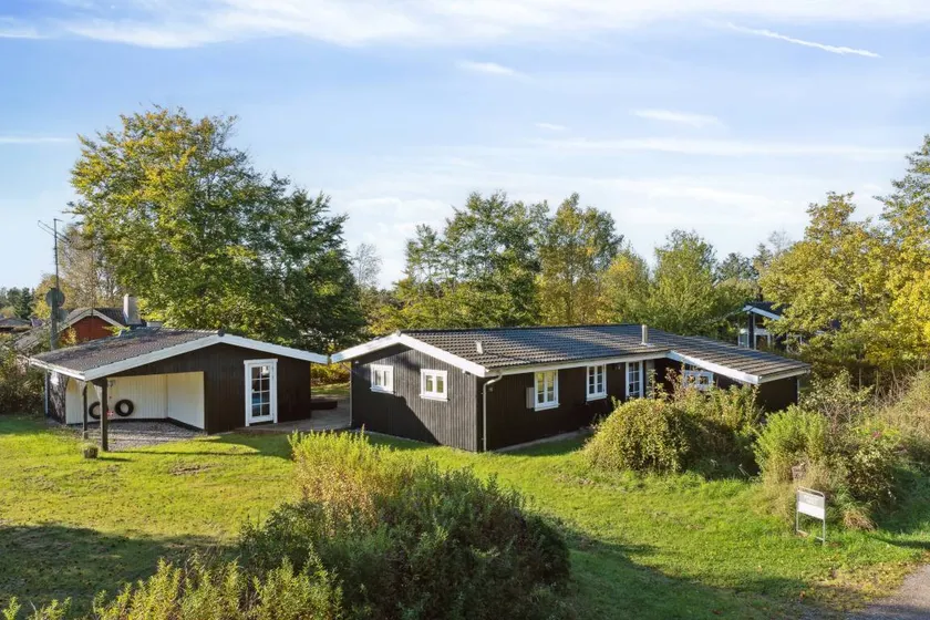 House with sauna - Image 1