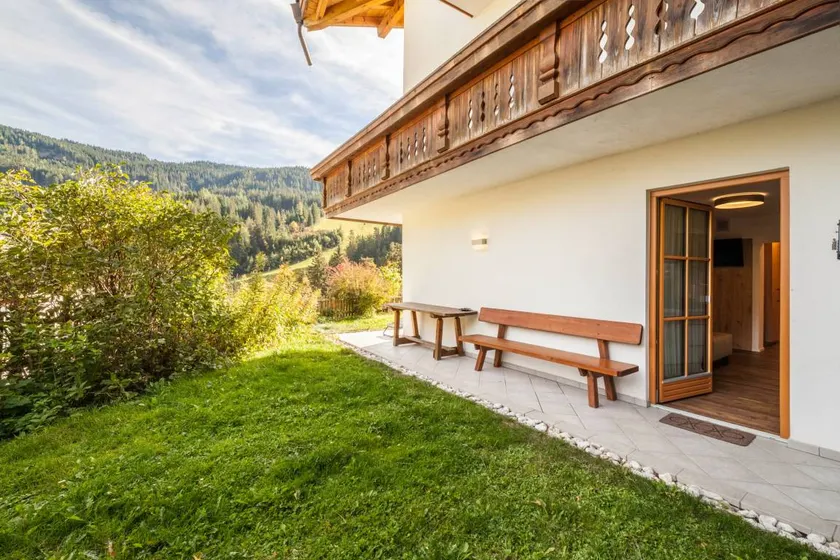 Incantevole appartamento accogliente e familiare con giardino | Vista sulla montagna | Sci vicino - Image 1