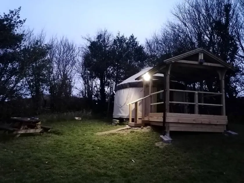 Peaceful Hilltop Luxury Yurt on Small Farm off East Devon Coast, England - Image 1