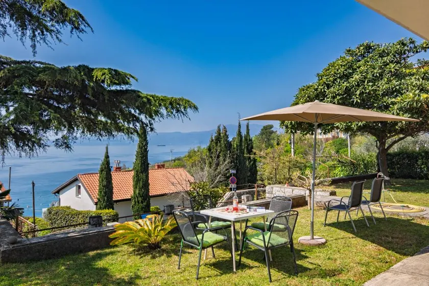 Fully equipped charming flat with garden & terrace - Image 1
