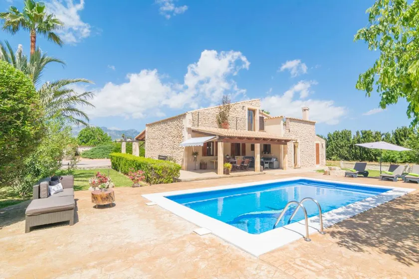Villa with garden, BBQ & terrace - Image 1