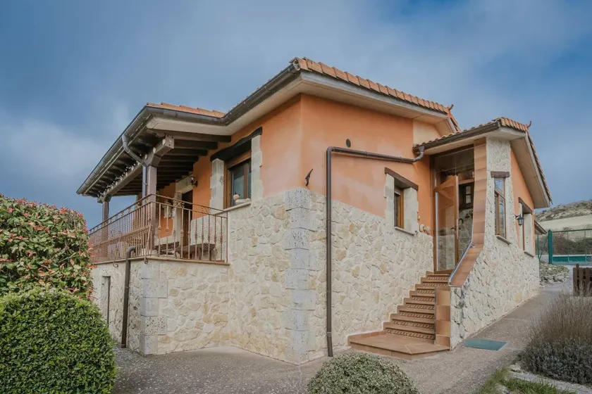 Familienfreundliches charmantes Ferienhaus mit Garten, Grill und Terrasse | Bergblick - Image 1