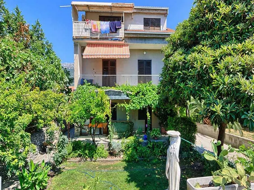 Fully equipped flat with terrace & barbecue | Next to the beach - Image 1