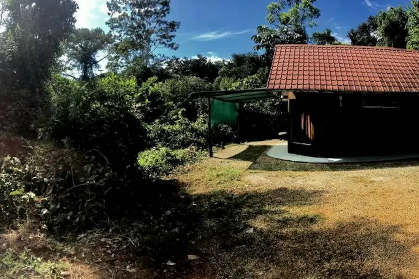 Rustic Cabin Rental with Stunning Mountain Views in Platanillo, Costa Rica - Image 1