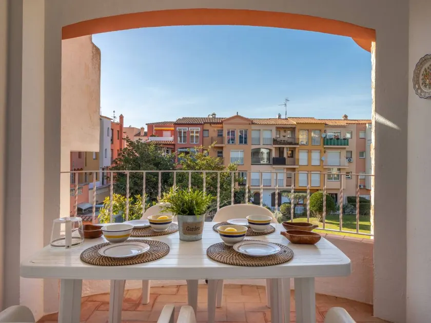Fully equipped beautiful holiday apartment with garden & terrace | Close to the beach | Pets are welcome - Image 1