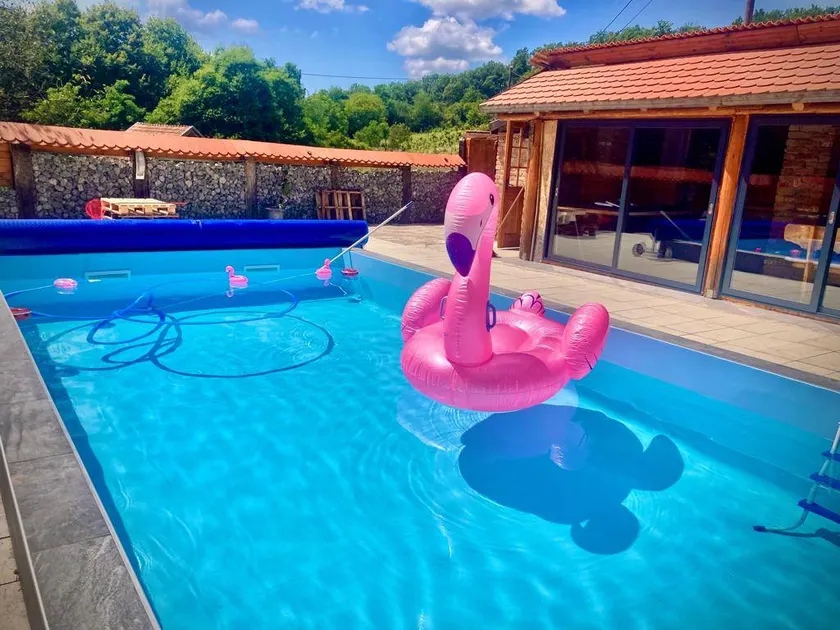 Voll ausgestattetes Ferienhaus mit Grill, Pool und Terrasse | Haustiere erlaubt - Image 1