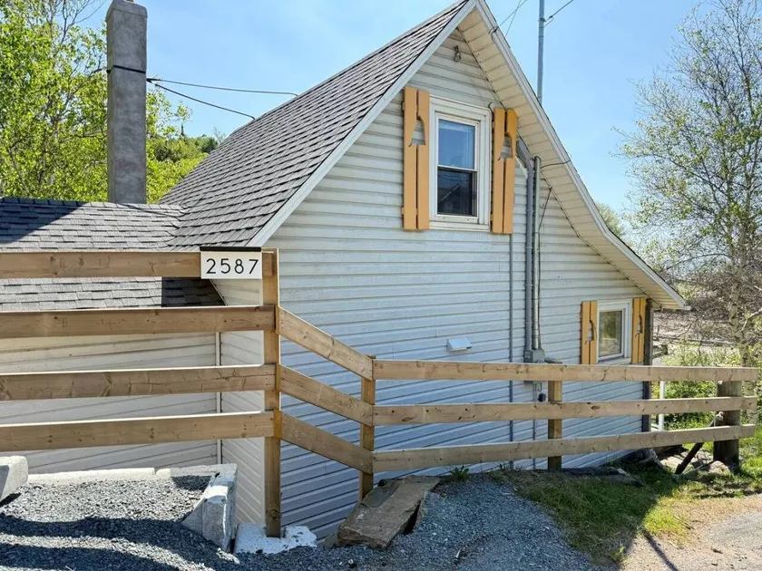 Coastal Retreat with Bay Views & Wraparound Deck in Nova Scotia, Canada - Image 1
