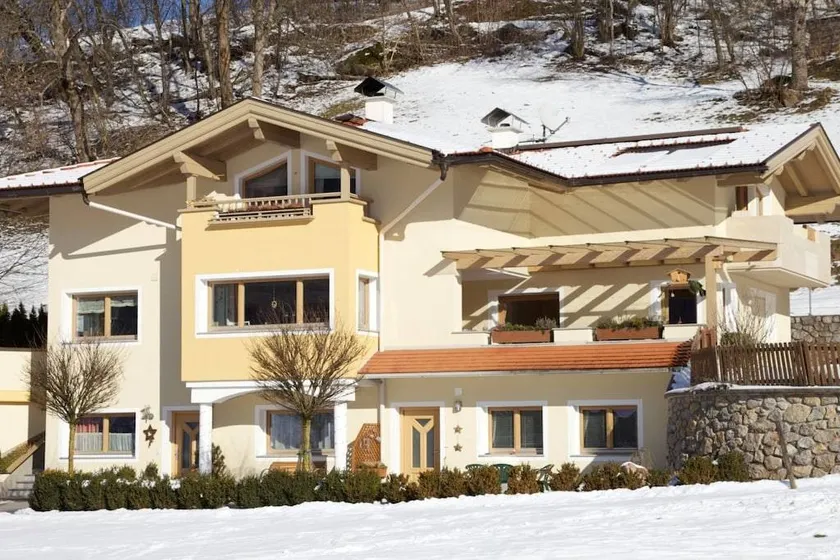 Holiday home with terrace, barbecue & garden | Pets are welcome - Image 1