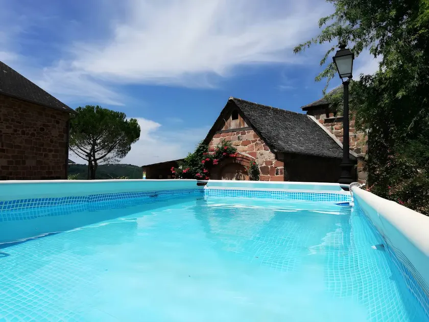 Bed and breakfast with pool & garden | City view - Image 1