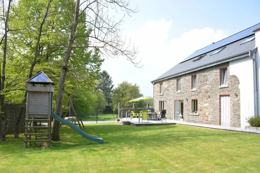 Fully equipped big holiday home with terrace, barbeque & garden | Nature view | Dogs allowed - Image 1