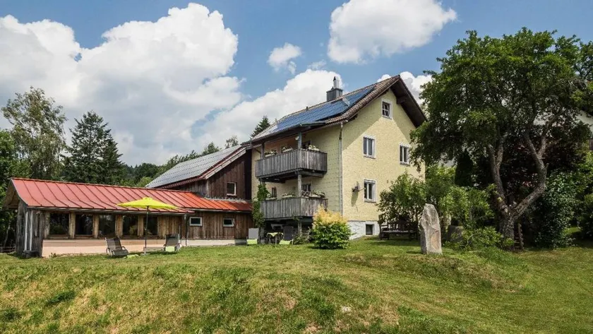 Family-friendly holiday apartment with terrace, BBQ & garden | Garden view - Image 1