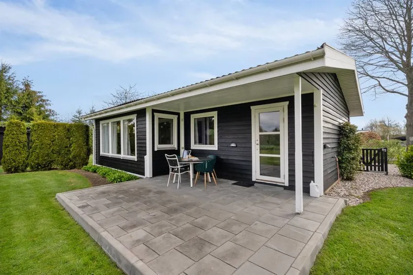 Fully equipped charming holiday home with garden & terrace | Pets allowed - Image 1