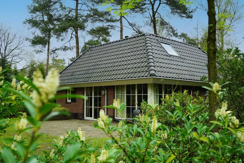 Holiday home with terrace, sauna & garden - Image 1