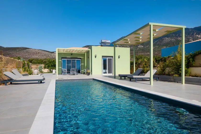 Villa with private pool, garden & barbeque | Sea view - Image 1