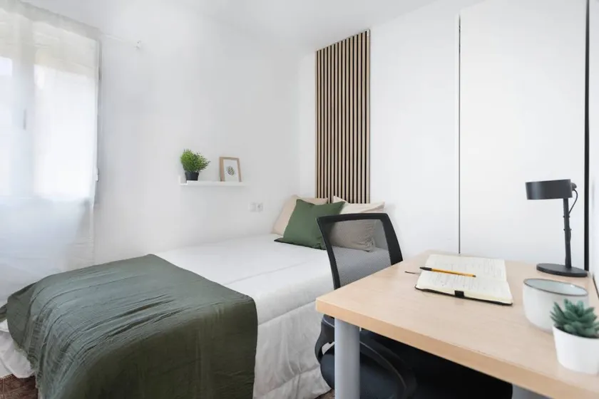 Dedicated room with terrace - Image 1
