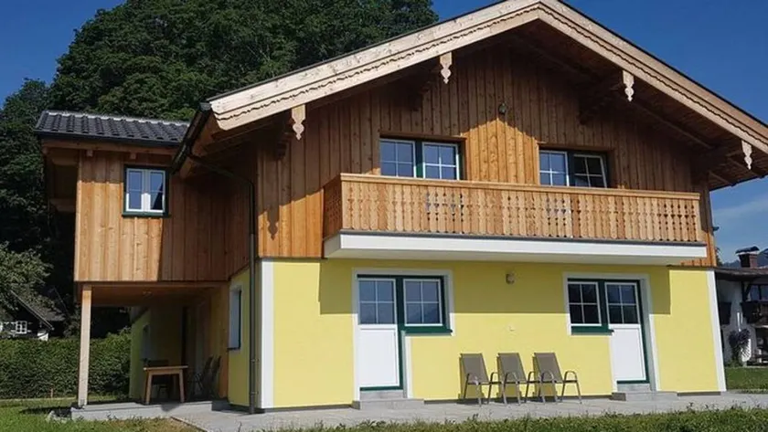 Apartment with garden - Image 1