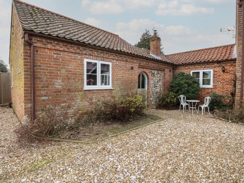 Lovely cottage with garden | Pets allowed - Image 1