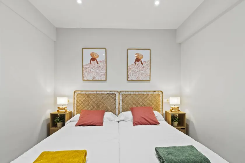 Fully equipped beautiful holiday apartment with garden & terrace - Image 1