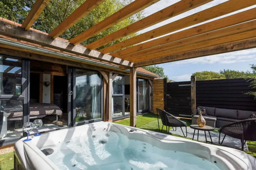 House with fast internet, BBQ & garden - Image 1