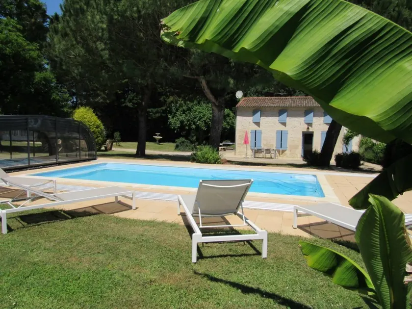 House with private pool & garden - Image 1