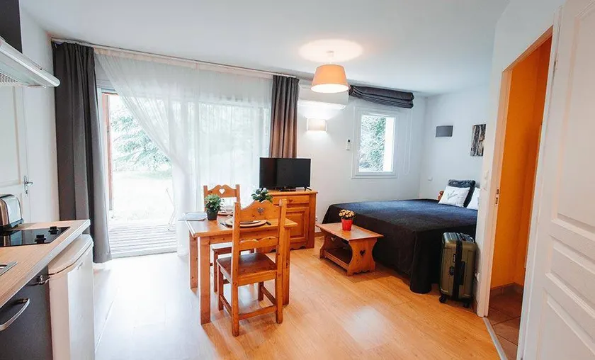 Swimming pool, balcony, parking, tv, ski locker, 20m², Ax-Les-Thermes - Image 1