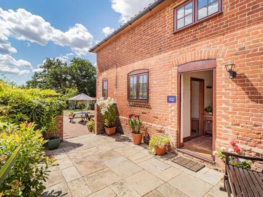 Voll ausgestattetes Landhaus mit Garten und Grill | Haustiere erlaubt - Image 1