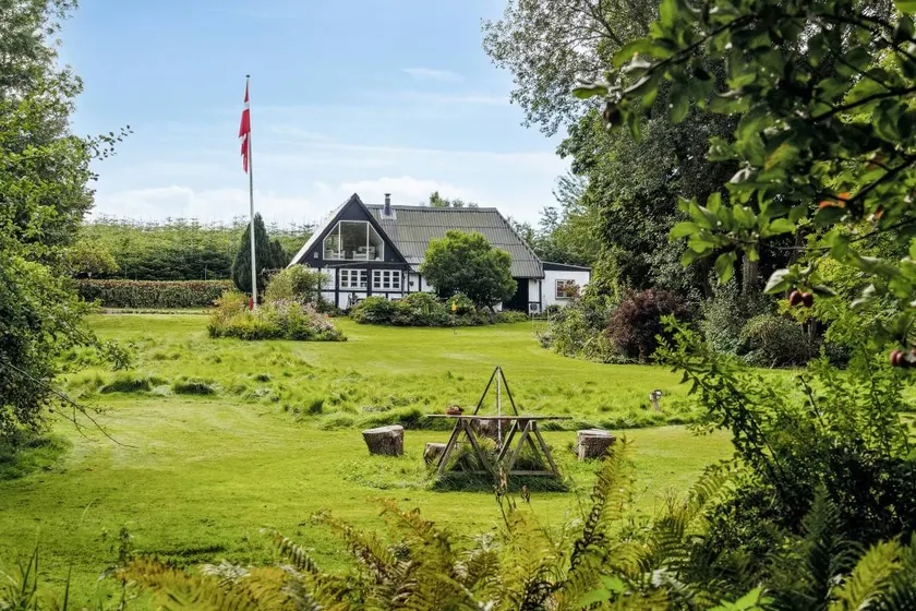 Family-friendly wonderful house with garden, barbecue & terrace | Perfect for remote work | Dogs allowed - Image 1