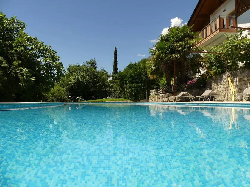 Flat with garden & pool | Mountain view - Image 1