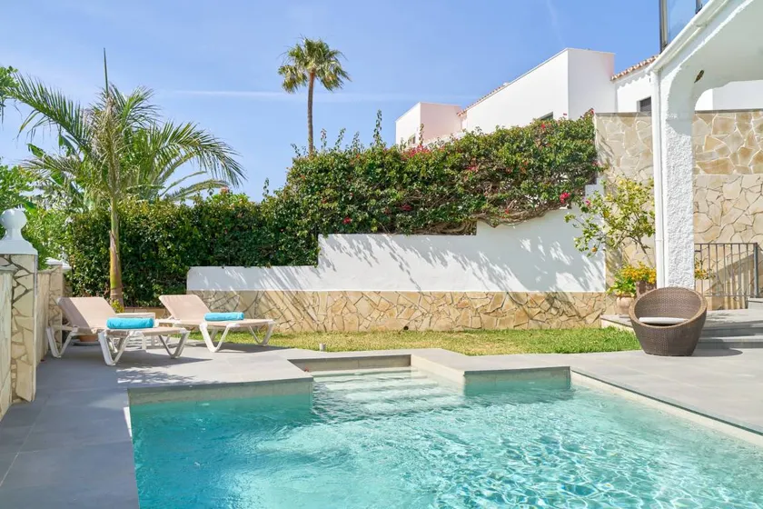 Fully equipped lovely villa with BBQ, terrace & pool | Mountain view | Next to the beach - Image 1