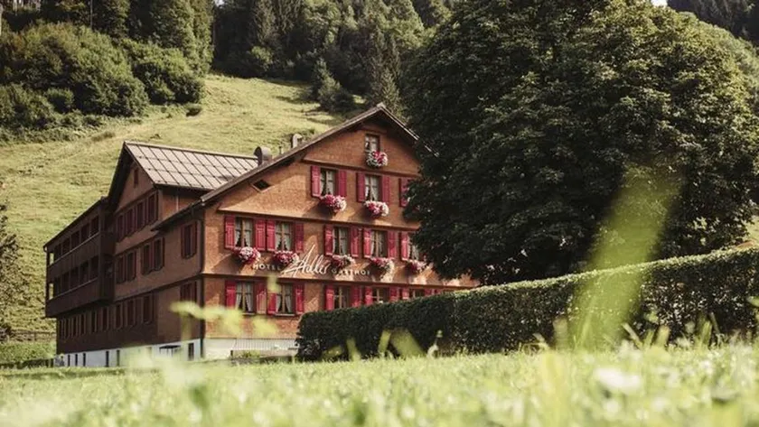 Flat with sauna, heated pool & jacuzzi | Panoramic view | Perfect for remote work - Image 1