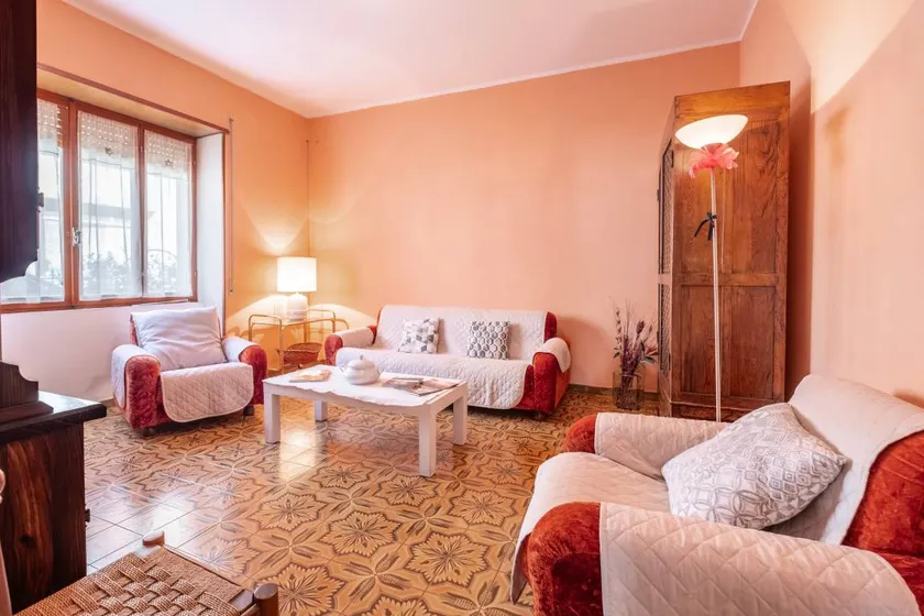 Maravilloso apartamento totalmente equipado con jardín - Image 1