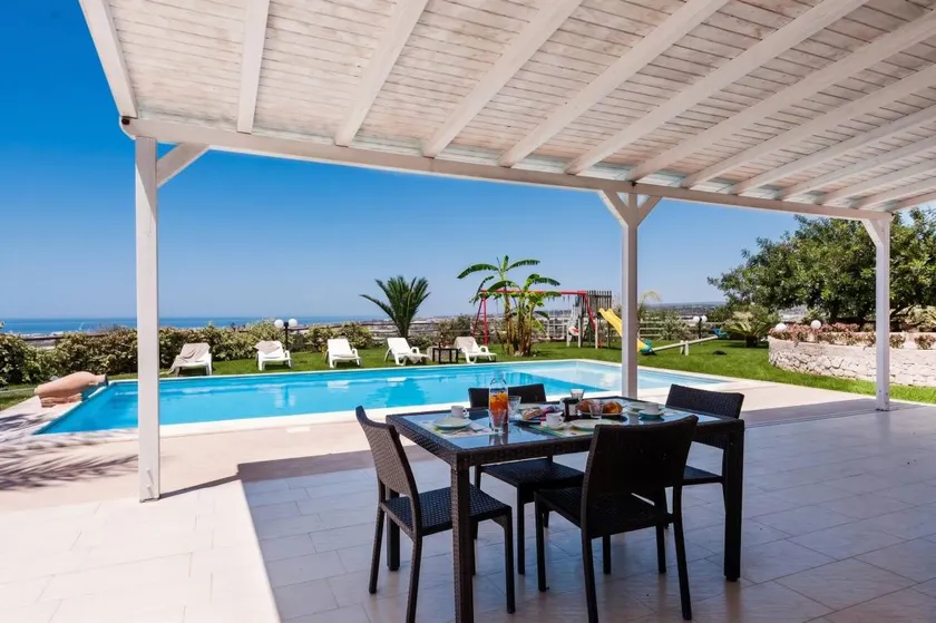 Kinderfreundliche tolle Villa mit Terrasse, privatem Pool und Whirlpool | Meerblick | Haustiere sind willkommen - Image 1