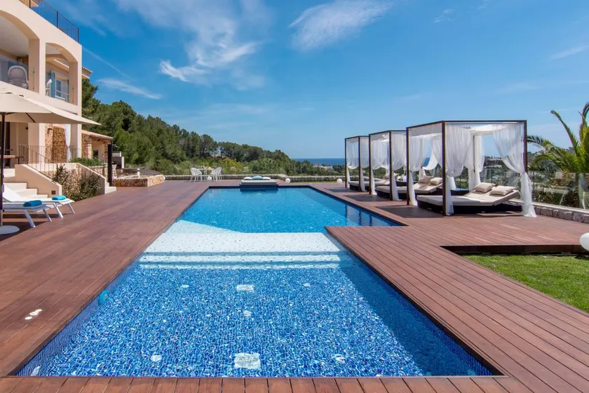 Villa with terrace, private pool & garden | Sea view - Image 1
