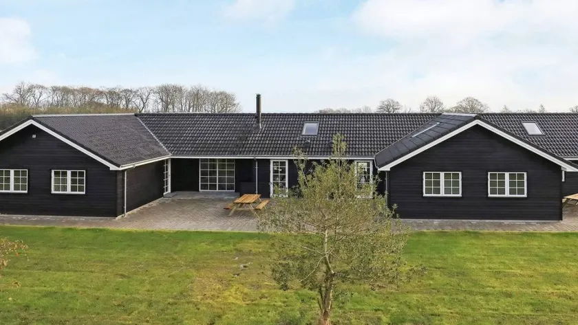 House with pool, sauna & terrace | Pet-friendly - Image 1