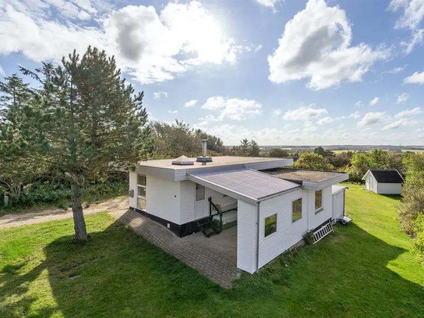 Family-oriented lovely house with terrace | Pets are welcome - Image 1
