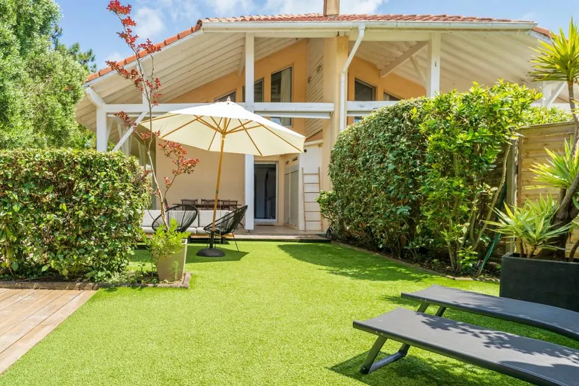 Maison avec terrasse, barbecue et jardin - Image 1