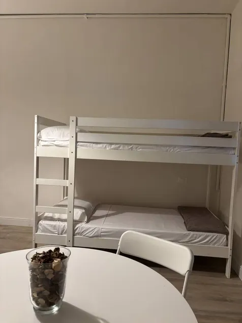 Accogliente Bed & Breakfast con Vista sulla Città e Giardino Privato - Image 1