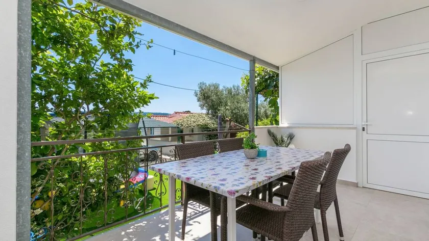 Apartamento con barbacoa y terraza | Vistas al mar - Image 1