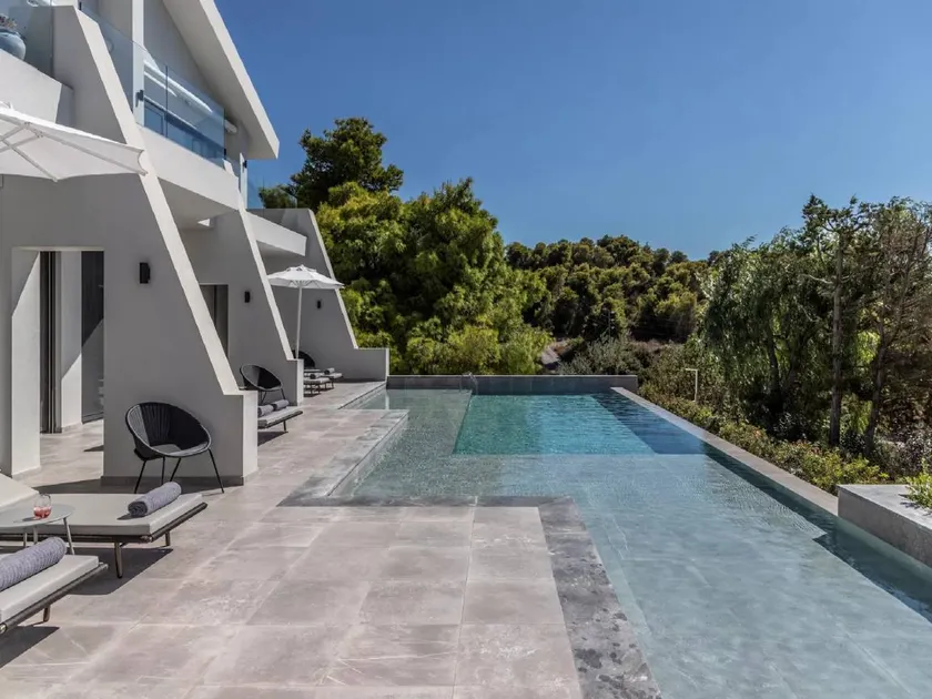 Villa with pool, garden & BBQ - Image 1
