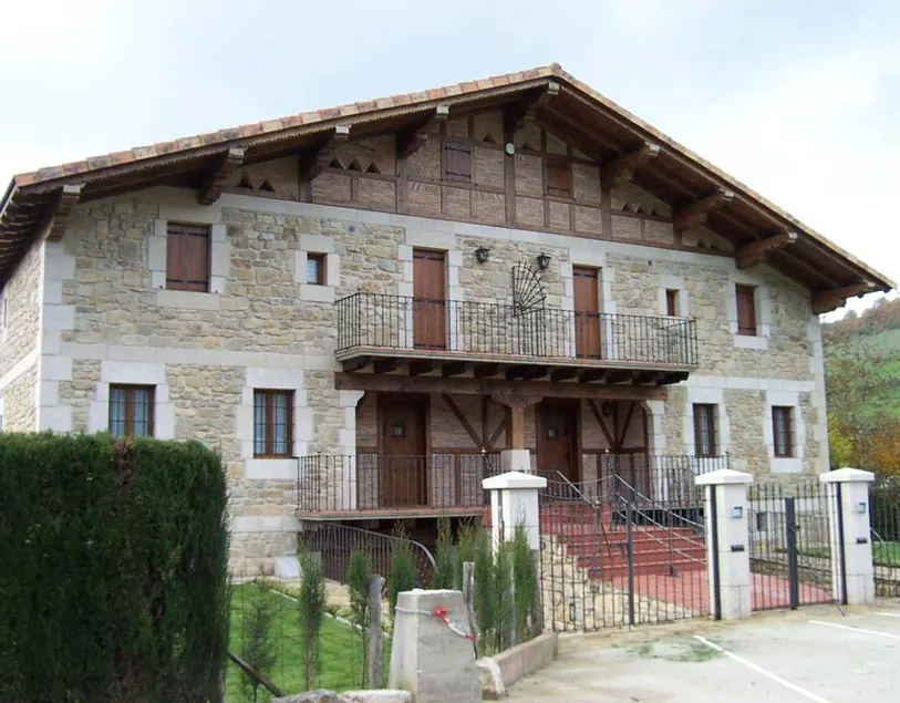 Charming house with garden & barbeque - Image 1